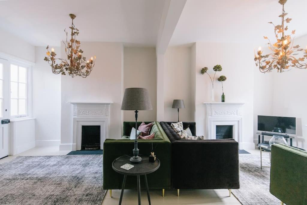 Beautiful House, Cirencester Centre, Parking Esterno foto