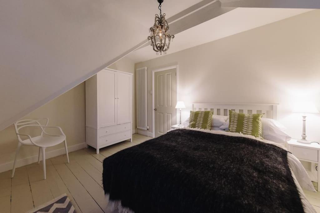 Beautiful House, Cirencester Centre, Parking Esterno foto